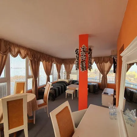 Family Paros Hotel 3*