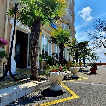 Hotell Family Paros