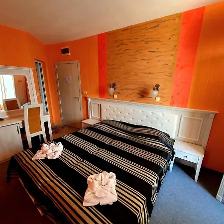 Hotell Family Paros Pomorie