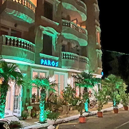 Family Paros