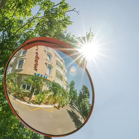 ホテル Family Paros 3*