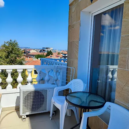 Family Paros فندق