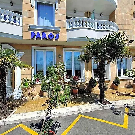 Family Paros Hotel 3*
