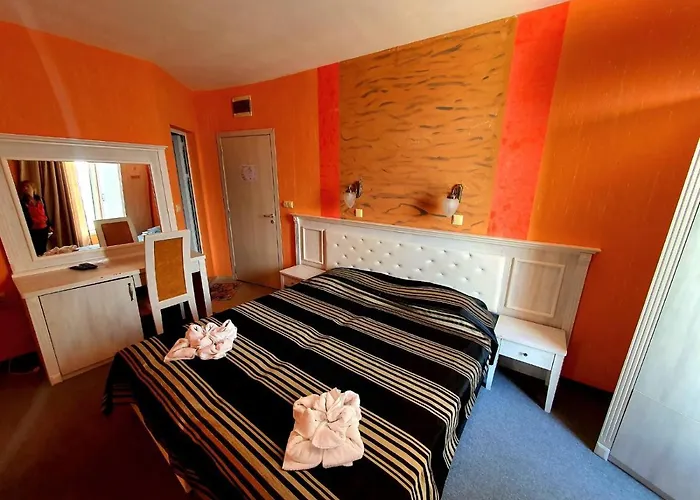 酒店 Family Paros 帕莫瑞