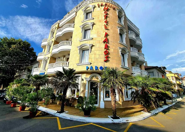 Family Paros 酒店 3*