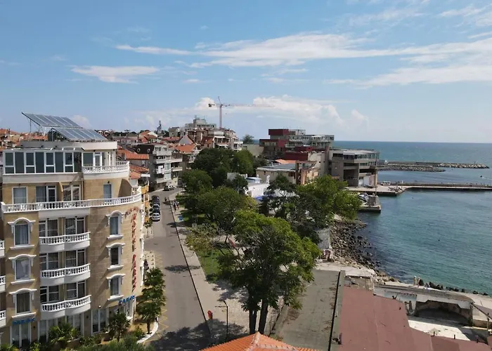 Family Paros 酒店 3*