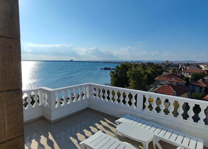 Family Paros 酒店 3*